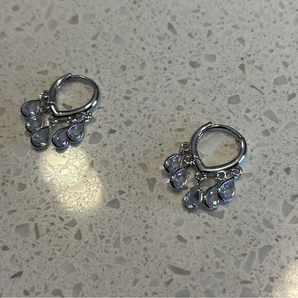 Elegant Sparkling Water Drop Shaped Zirconia Hoop Earrings - Picture 4 of 9